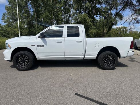 Used 2018 RAM 1500 Express w/ Express Value Package AWD/4WD image 2
