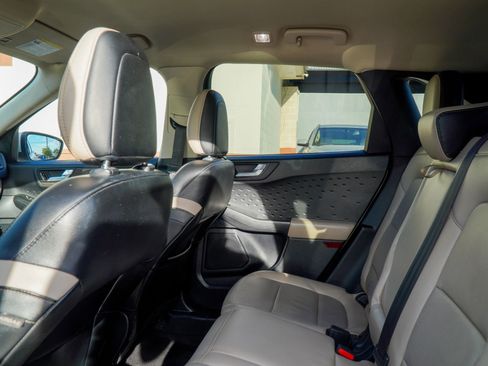 Used 2020 Ford Escape Titanium image 19