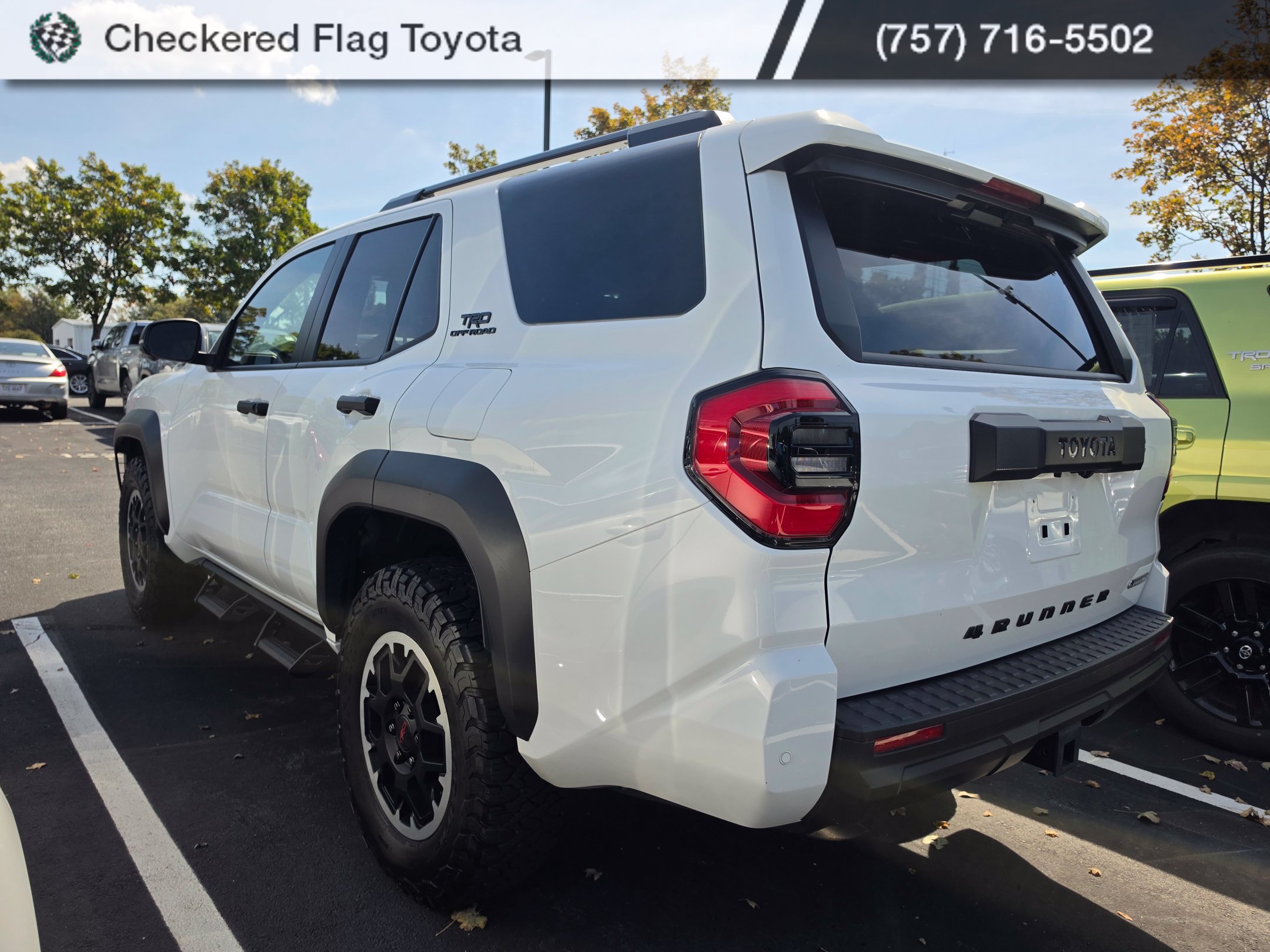 Used 2025 Toyota 4Runner TRD Off-Road Premium AWD/4WD image 4