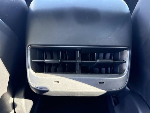 Used 2023 Tesla Model 3 Standard Range image 17