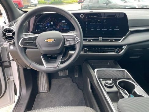 Certified 2026 Chevrolet Equinox LT FWD image 13