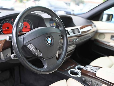 Used 2007 BMW 750i RWD image 11