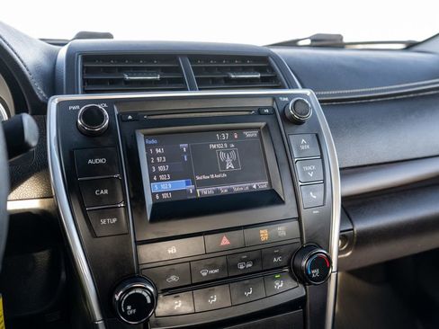 Used 2016 Toyota Camry LE image 26