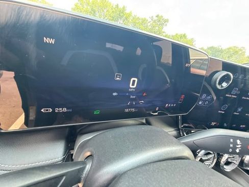 Used 2024 Chevrolet Blazer EV LT AWD/4WD image 20