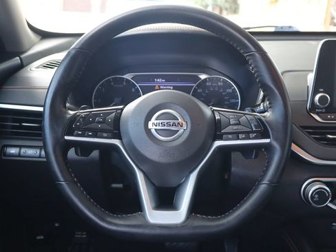 Used 2020 Nissan Altima 2.5 SR w/ Premium Package FWD image 18