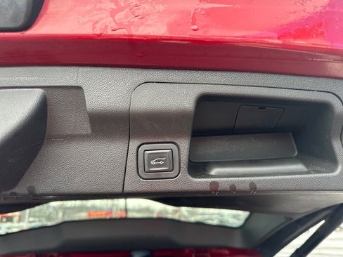 Used 2018 GMC Acadia Denali w/ Technology Package image 24