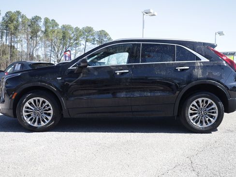 Used 2024 Cadillac XT4 Premium Luxury image 3