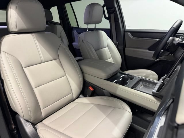 Certified 2026 GMC Acadia Elevation w/ Elevation Premium Package FWD image 33