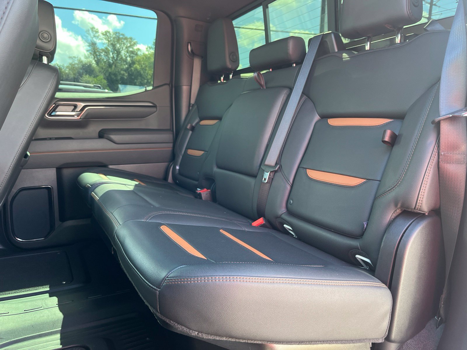 Used 2025 GMC Sierra 1500 AT4 w/ AT4 Premium Package AWD/4WD image 12