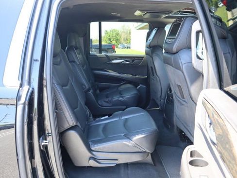 Used 2015 Cadillac Escalade ESV Platinum AWD/4WD image 21
