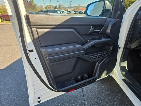 Used 2024 Toyota Tacoma SR image 19