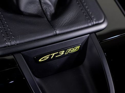 Certified 2025 Porsche 911 GT3 RS RWD image 17