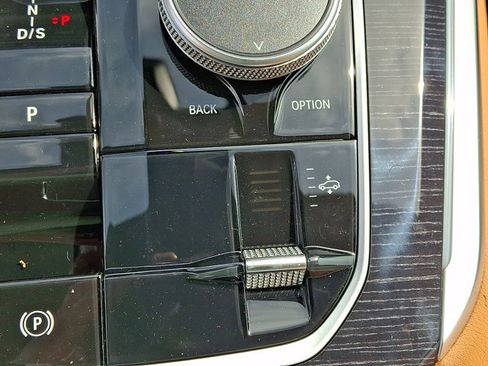 New 2026 BMW X5 xDrive50e image 17