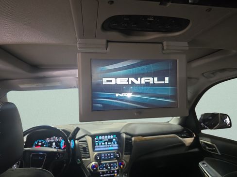 Used 2019 GMC Yukon XL Denali w/ Denali Ultimate Package AWD/4WD image 24