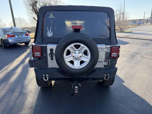 Used 2015 Jeep Wrangler Unlimited Sport AWD/4WD image 6