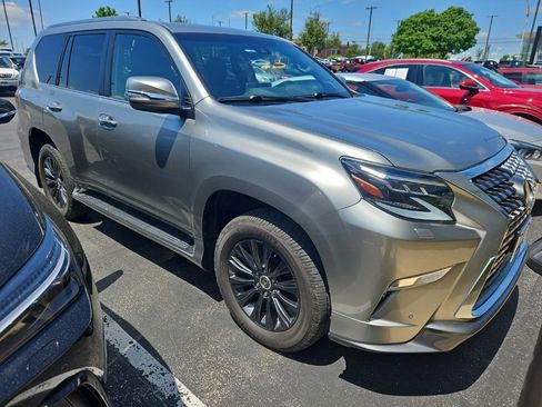 Used 2023 Lexus GX 460 Premium w/ Accessory Package AWD/4WD image 2