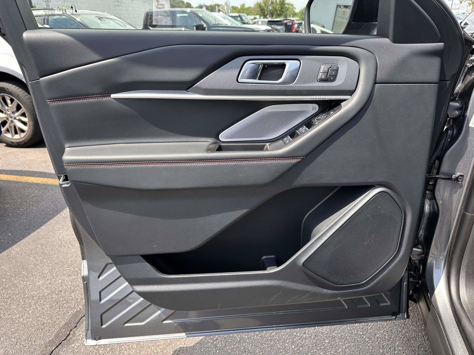 Used 2026 Ford Explorer ST w/ Sun And Sound Package AWD/4WD image 9