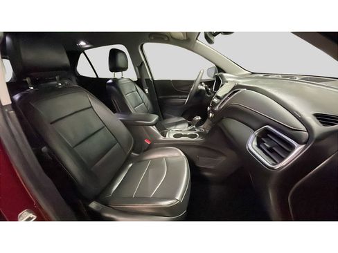 Used 2018 Chevrolet Equinox Premier image 16