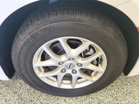 Used 2023 Chrysler Pacifica Touring-L FWD image 13