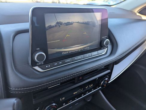 Used 2023 Nissan Rogue SV w/ SV Premium B Package image 30