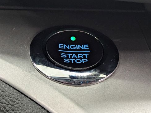 Used 2020 Ford Explorer XLT w/ Equipment Group 202A image 29