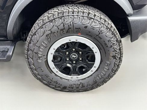 Used 2025 Ford Bronco Outer Banks w/ Sasquatch Package AWD/4WD image 34