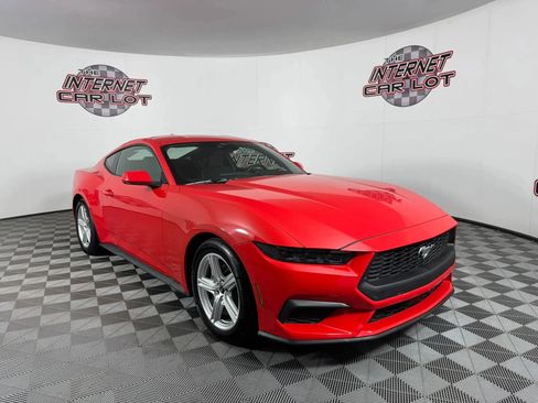Used 2026 Ford Mustang Coupe RWD image 9