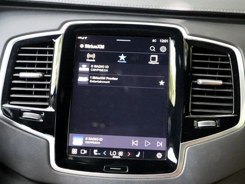 Used 2023 Volvo XC90 T8 Ultimate image 41