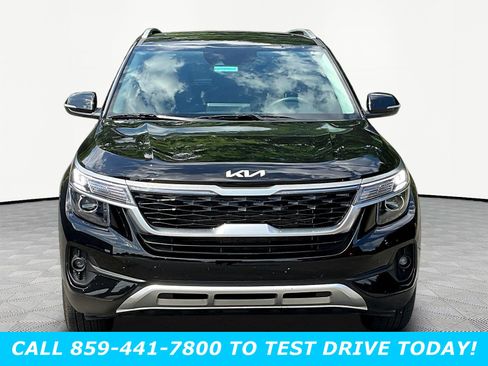 Used 2023 Kia Seltos EX AWD/4WD image 2