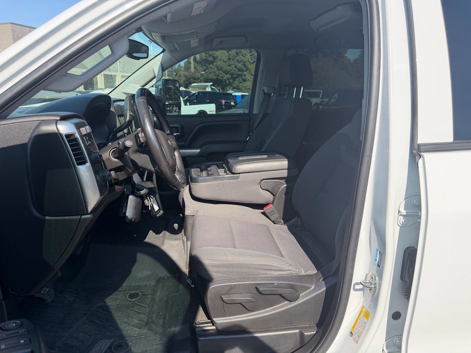 Used 2018 Chevrolet Silverado 2500 LT AWD/4WD image 10