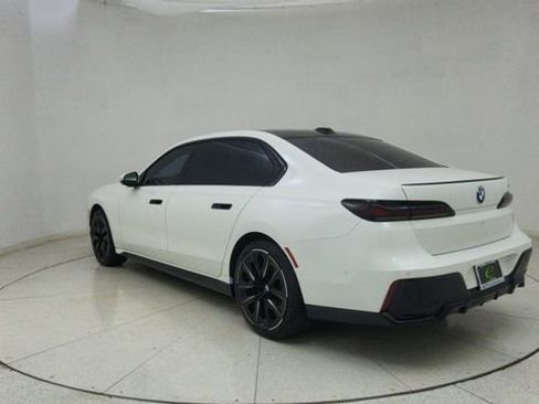 Used 2023 BMW 740i w/ Executive Package image 74