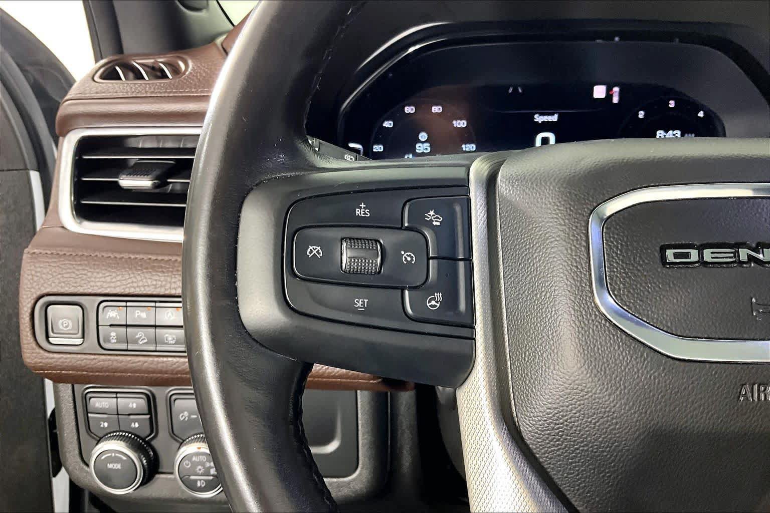 Used 2022 GMC Yukon Denali AWD/4WD image 22