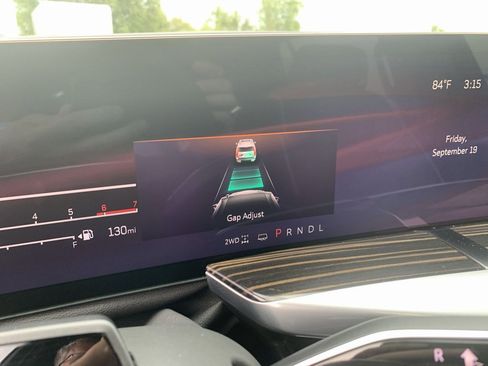 Used 2025 Cadillac Escalade Premium Luxury w/ LPO, Floor Liner Package image 33