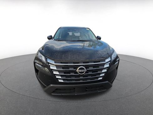 Used 2025 Nissan Rogue SV image 2