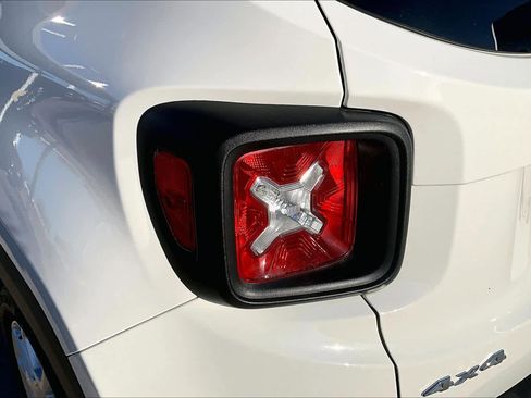 Used 2023 Jeep Renegade Latitude image 24