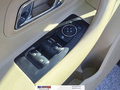 Used 2017 Ford Taurus SE FWD image 14