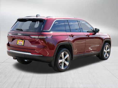 Used 2022 Jeep Grand Cherokee Limited w/ Luxury Tech Group II AWD/4WD image 7