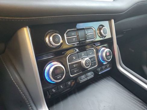 Used 2023 GMC Yukon Denali image 28