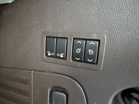 Used 2016 GMC Yukon Denali w/ Open Road Package image 40