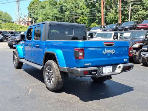 Certified 2020 Jeep Gladiator Overland AWD/4WD image 7