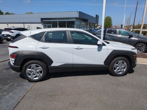 New 2026 Hyundai Kona SE FWD image 9