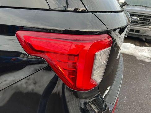 Certified 2022 Ford Explorer XLT w/ Equipment Group 202A image 36