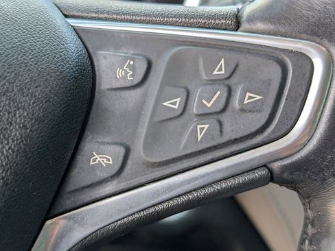 Used 2019 Chevrolet Equinox Premier FWD image 19