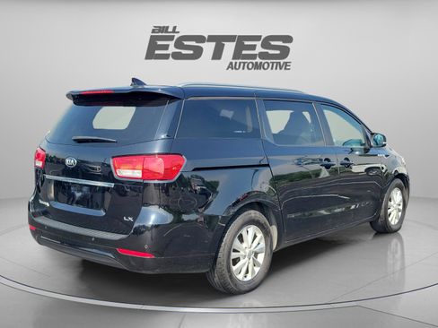 Used 2016 Kia Sedona LX w/ LX Convenience Package FWD image 4