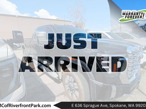 Used 2025 GMC Sierra 3500 Denali w/ Denali Reserve Package AWD/4WD image 3