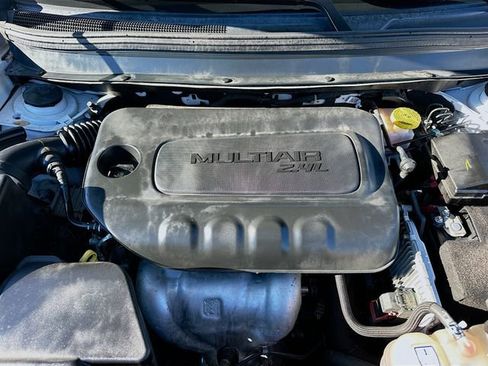 Used 2019 Jeep Cherokee Limited image 29