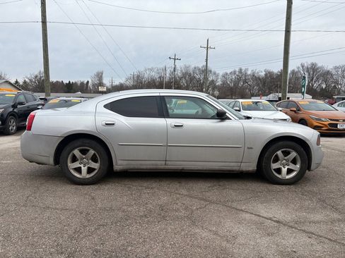 Used 2010 Dodge Charger SXT image 3