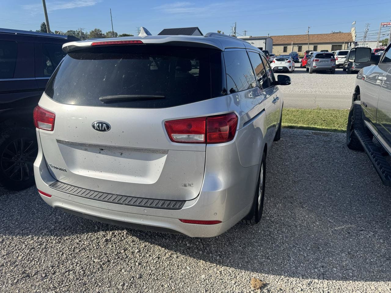 Used 2018 Kia Sedona EX FWD image 3