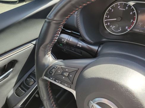 Used 2023 Nissan Sentra SR w/ SR Premium Package image 25