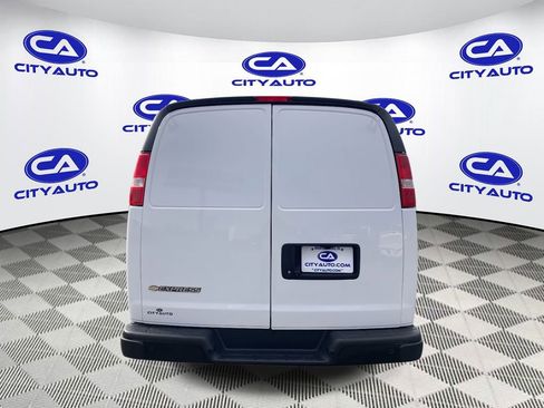 Used 2021 Chevrolet Express 2500 Work Van w/ Driver Convenience Package image 4